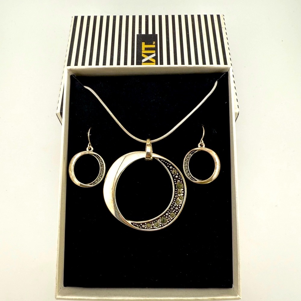 Silver Toned Necklace and Dangle Earrings Set by Mix It New in Box